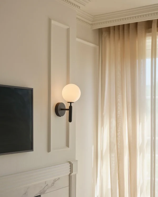 Nuura Miira vegglampe IP44 g9 - Rock Grey/opal