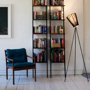 Oslo Wood gulvlampe svart med skjerm